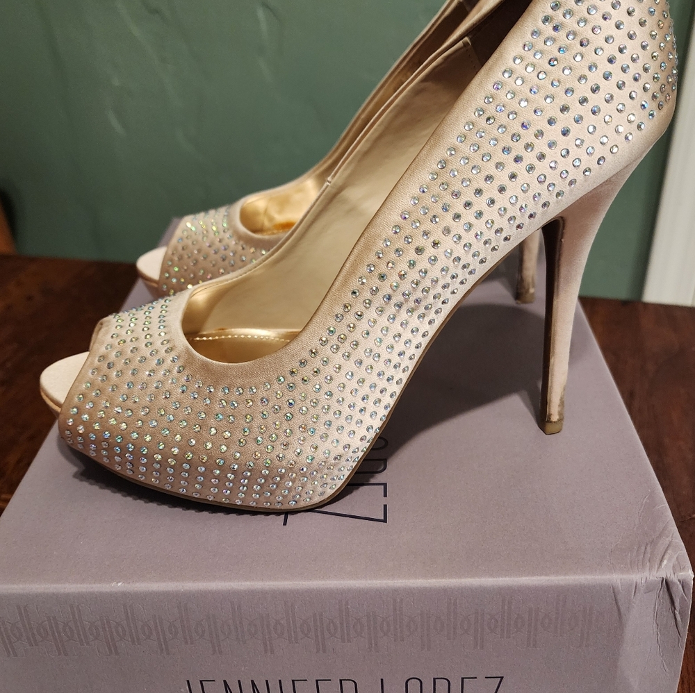 Beautiful Jennifer Lopez Heels sz 8.5